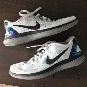 Nike Flex 2017 Run sneakers